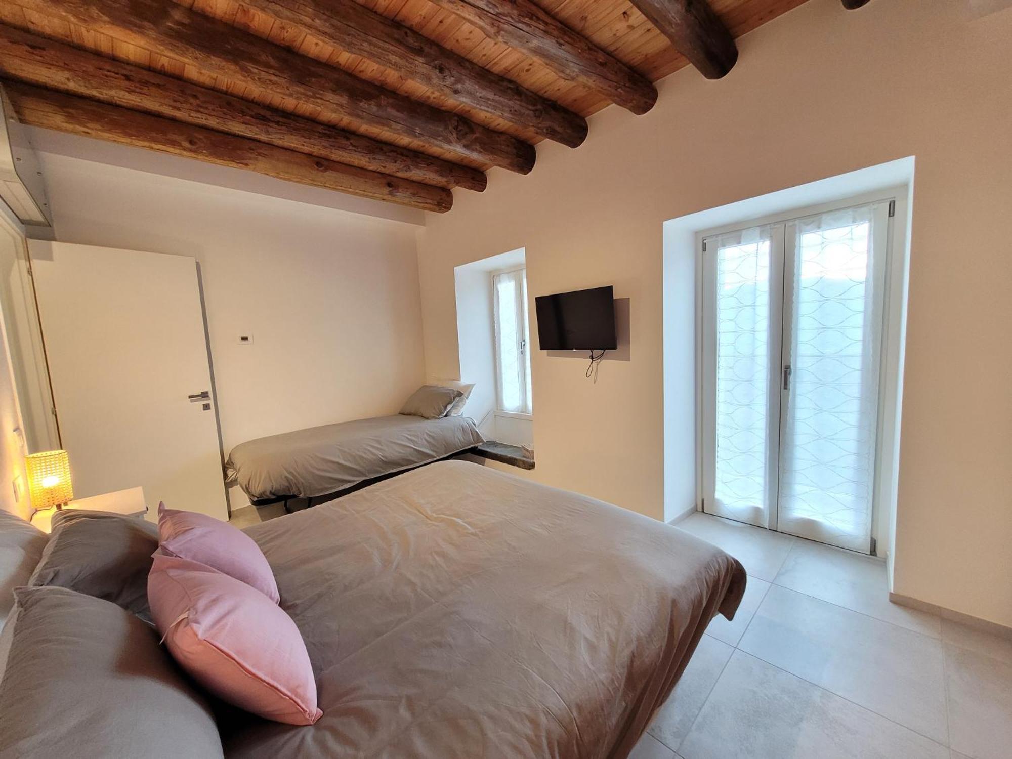 Angelo&Mari Mountain Lake Iseo Hospitality مارون المظهر الخارجي الصورة