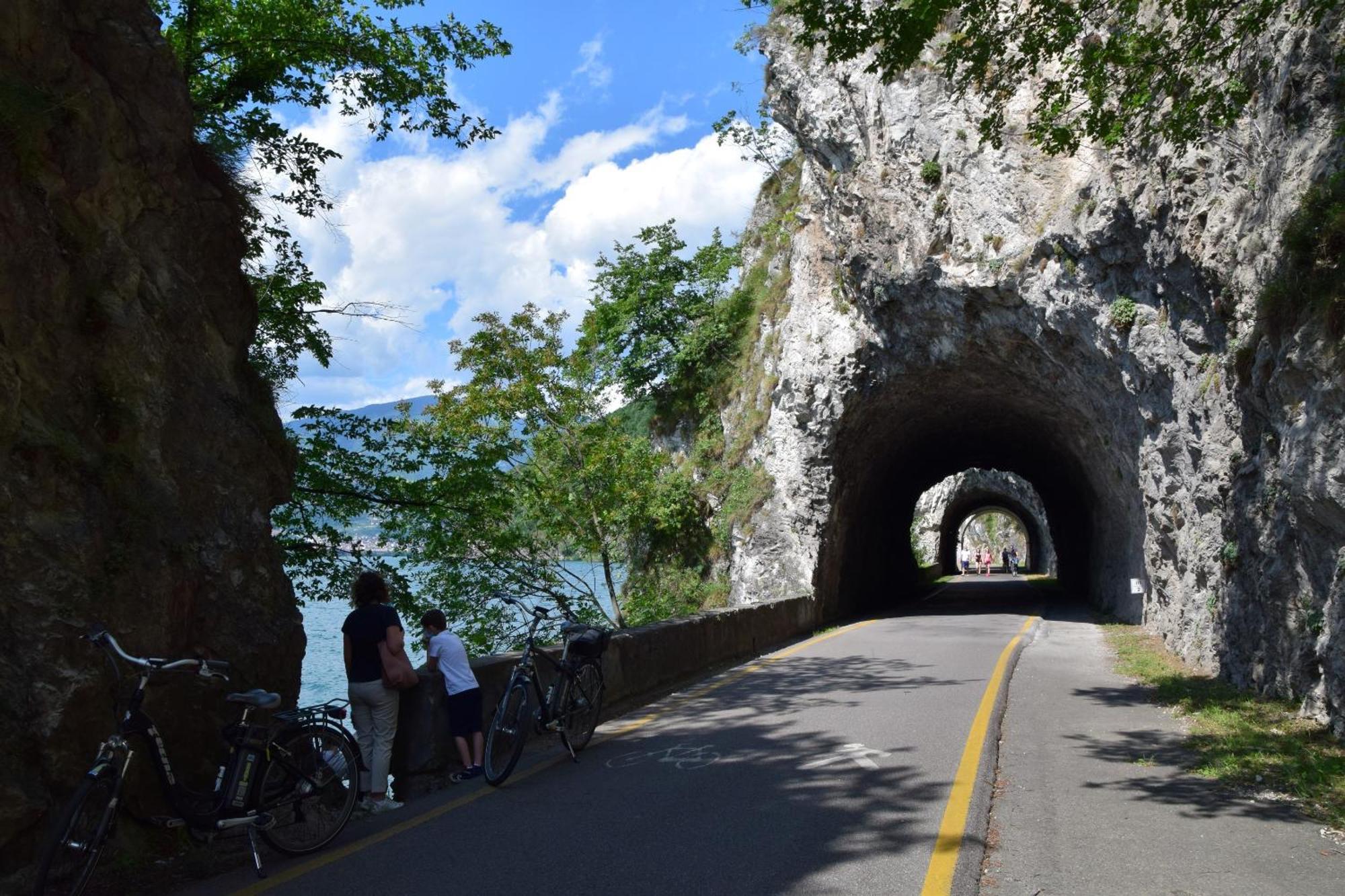 Angelo&Mari Mountain Lake Iseo Hospitality مارون المظهر الخارجي الصورة